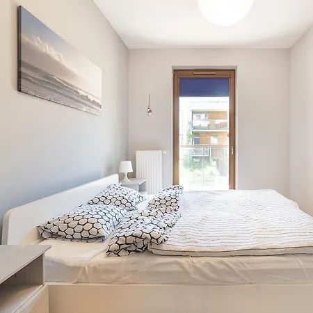 W Gdansku Brzeznie ,blisko Plazy ,darmowe Miejsce Parkingowe ,taras